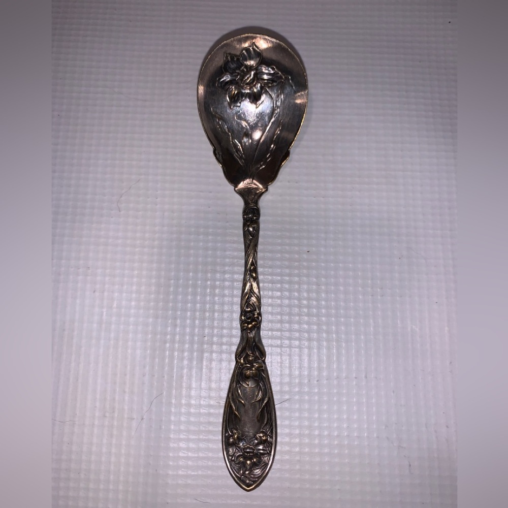 1908 Oxford Silver Plate Co Sugar Spoon in the "Narcissus" Pattern-Excellent 6”